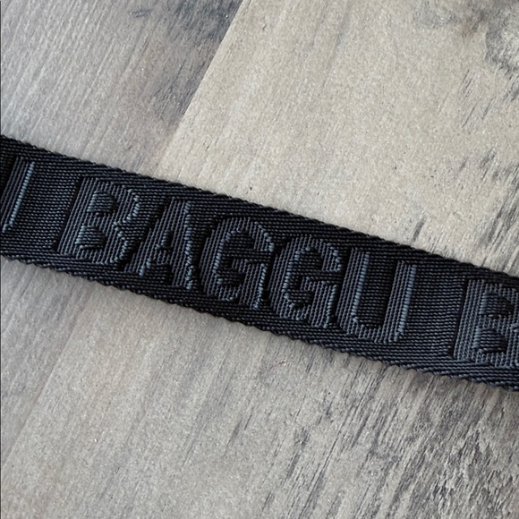 BAGGU Small Crescent
UO Exclusive Blue and White Gingham - Picture 2 of 3